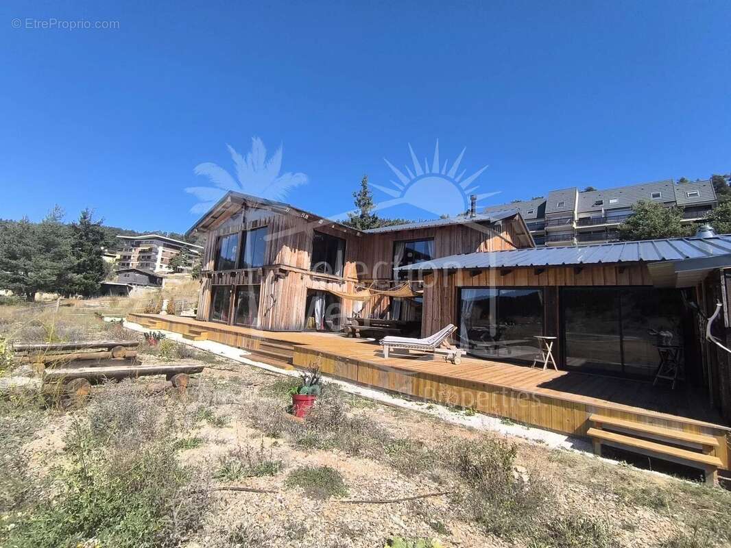 Maison à GREOLIERES