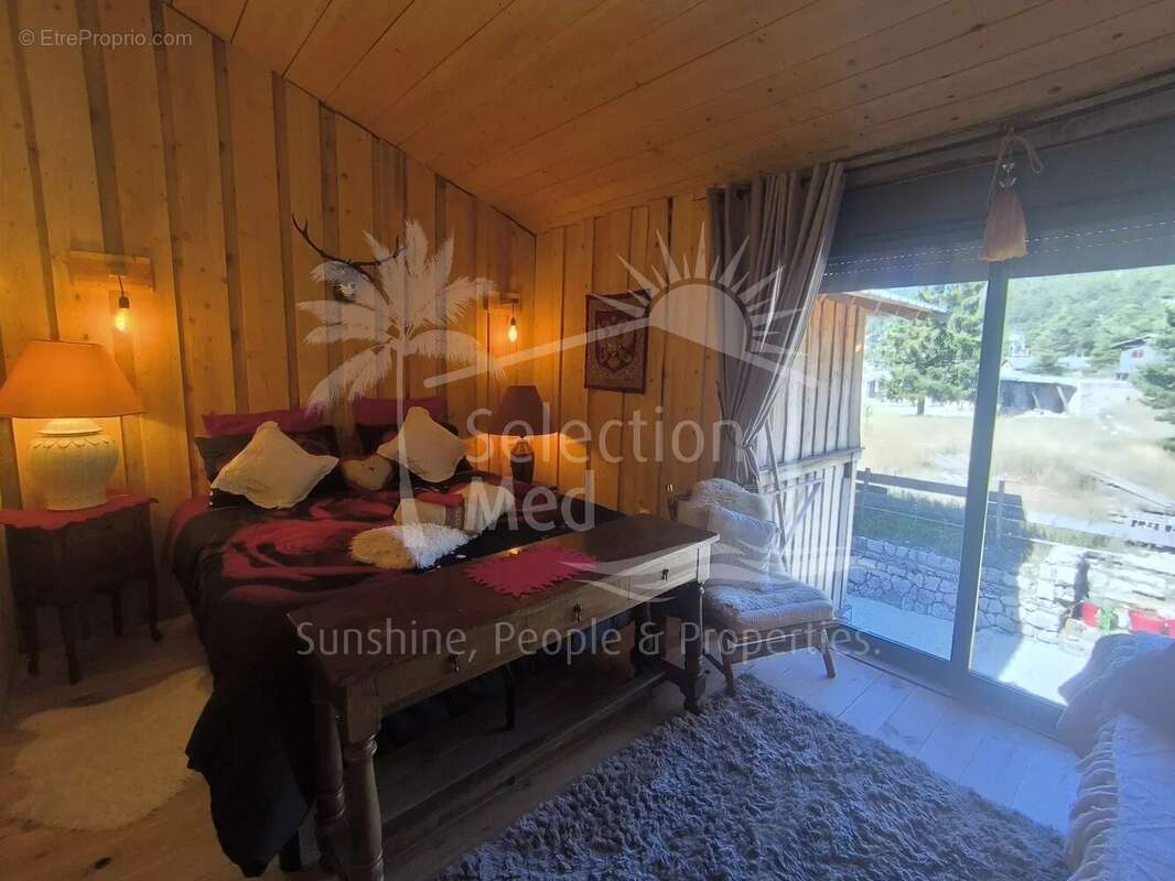 Maison à GREOLIERES