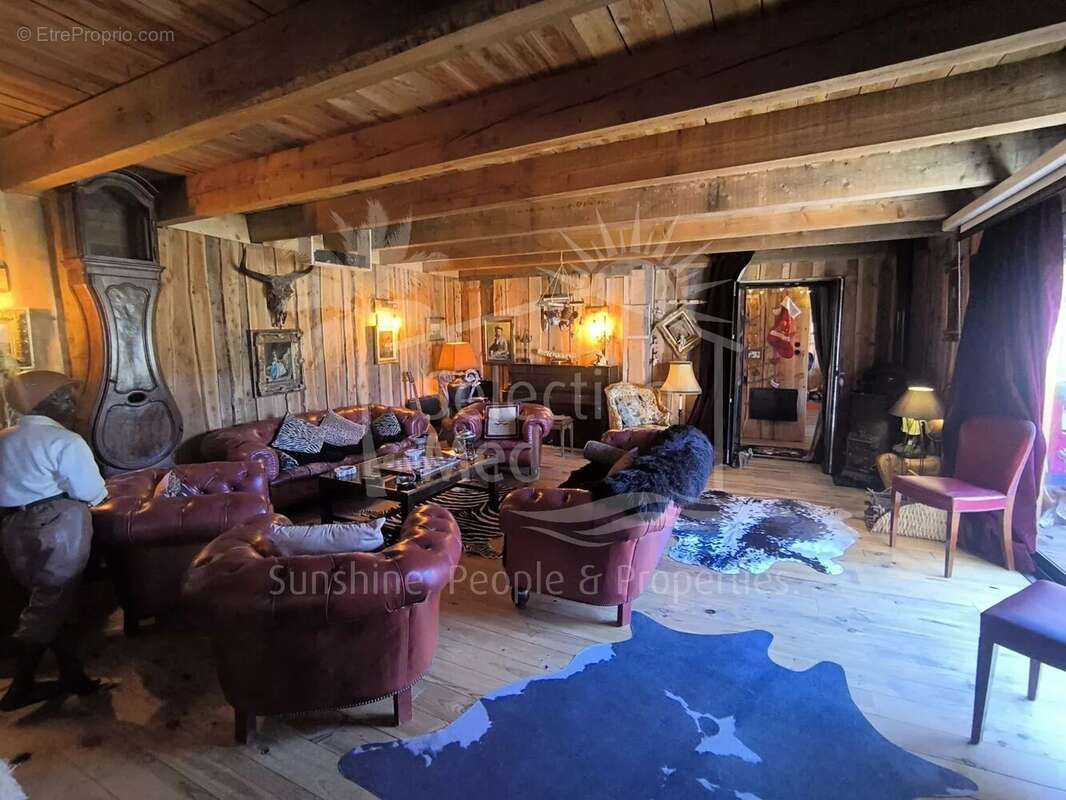 Maison à GREOLIERES