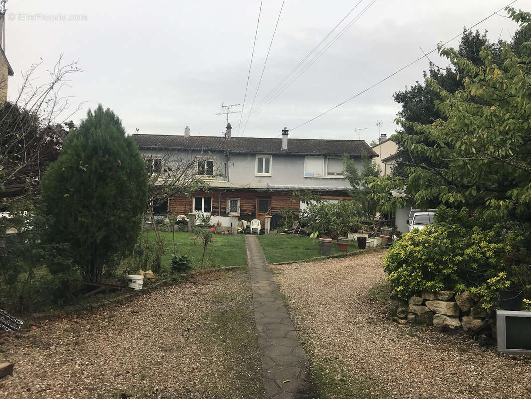 Maison à LES MUREAUX