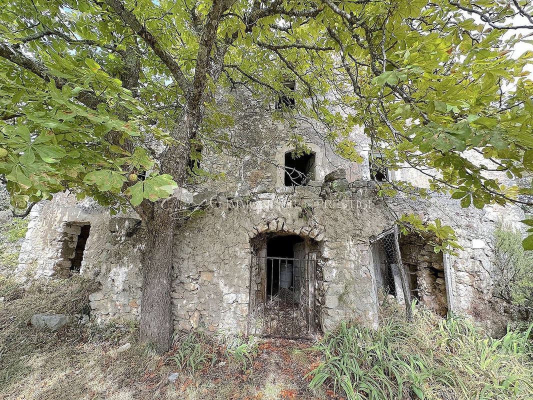 Maison à MONIEUX