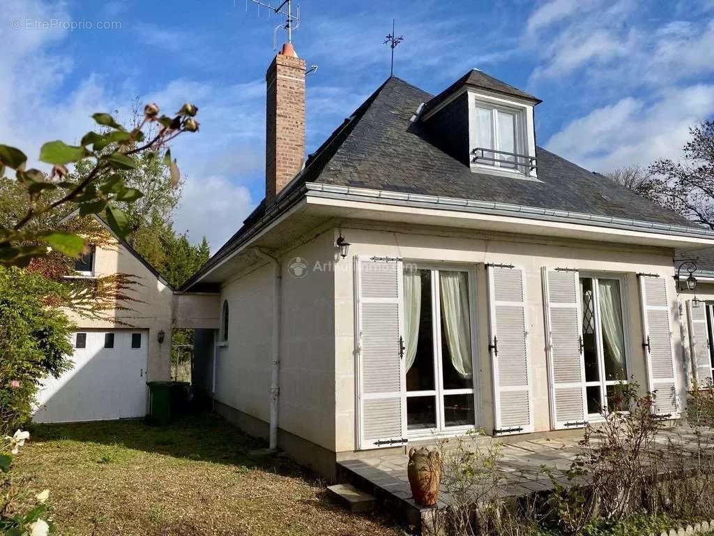 Maison à LA CHARTRE-SUR-LE-LOIR