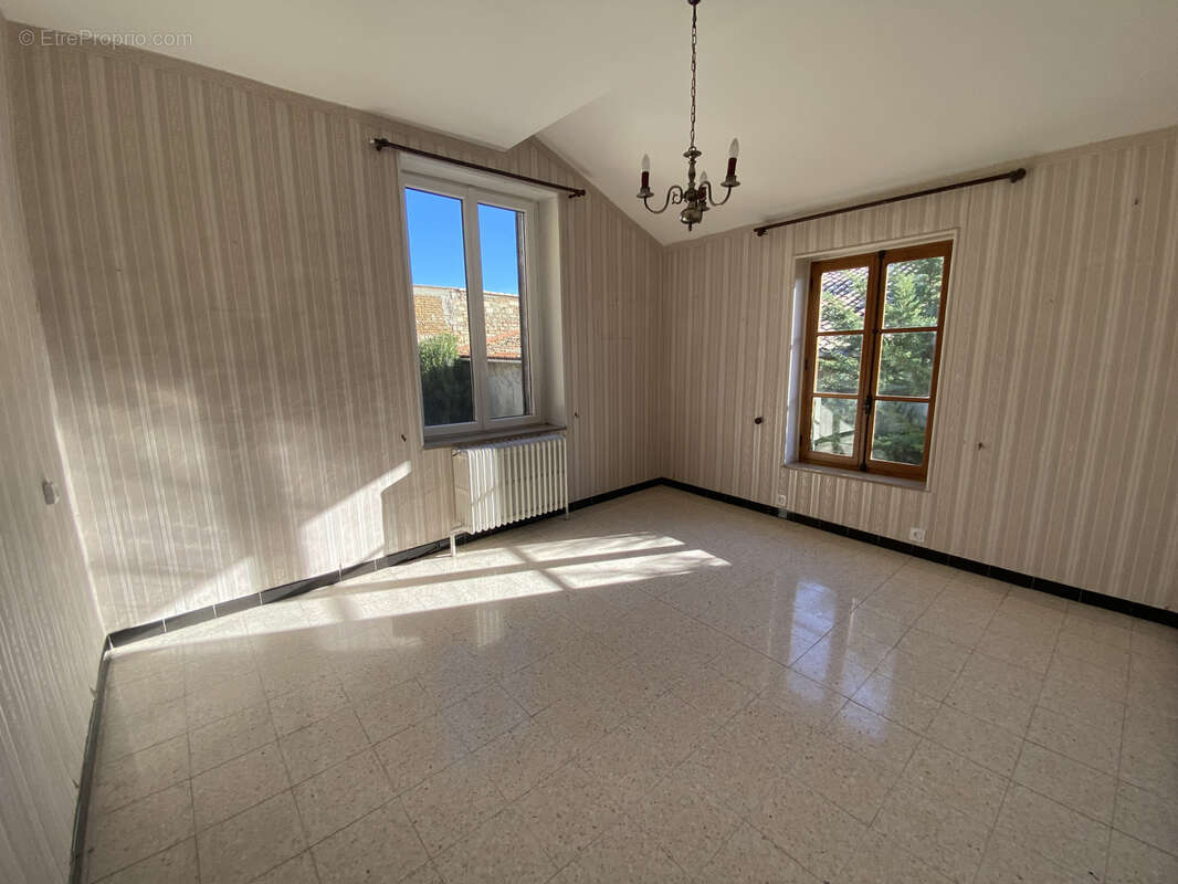 Maison à SAINT-GILLES