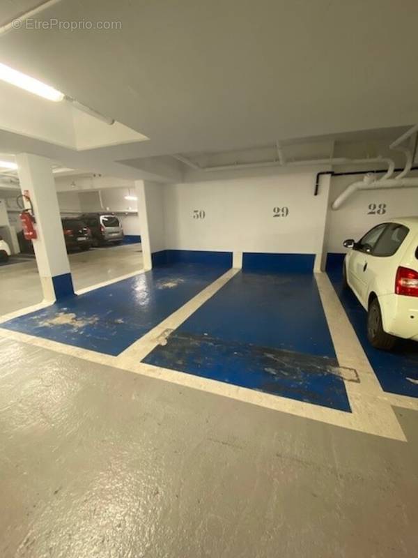 Parking à ISSY-LES-MOULINEAUX