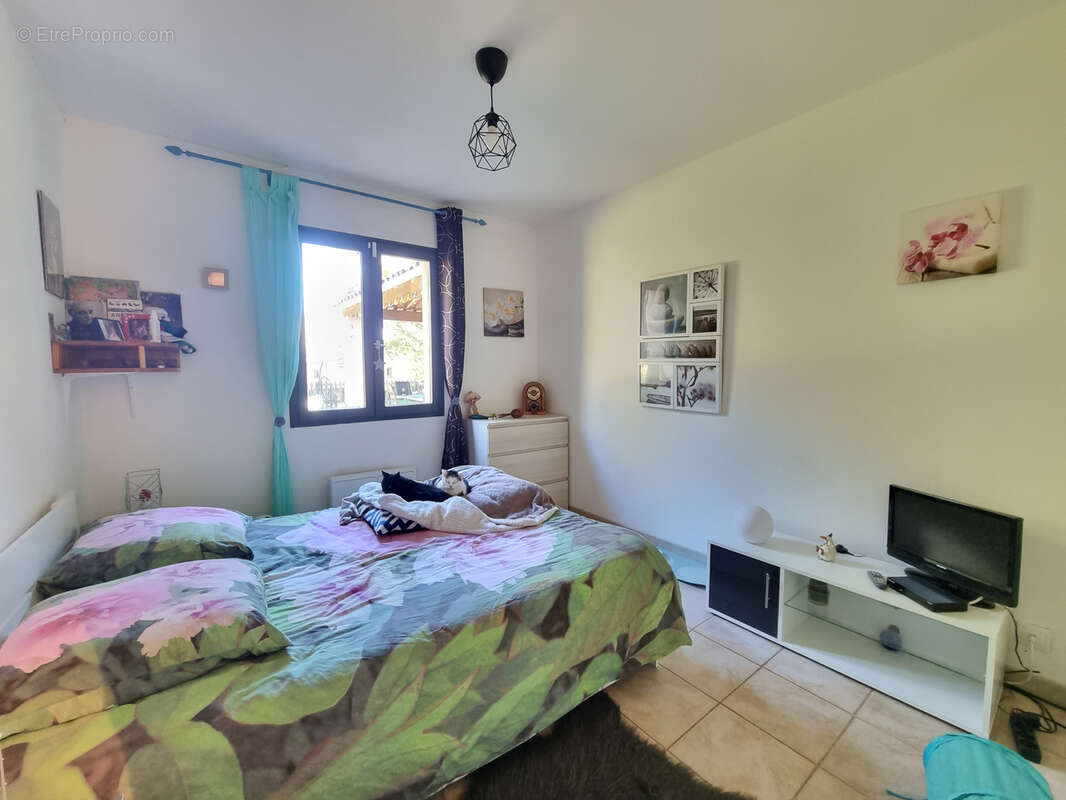 Maison à FOX-AMPHOUX