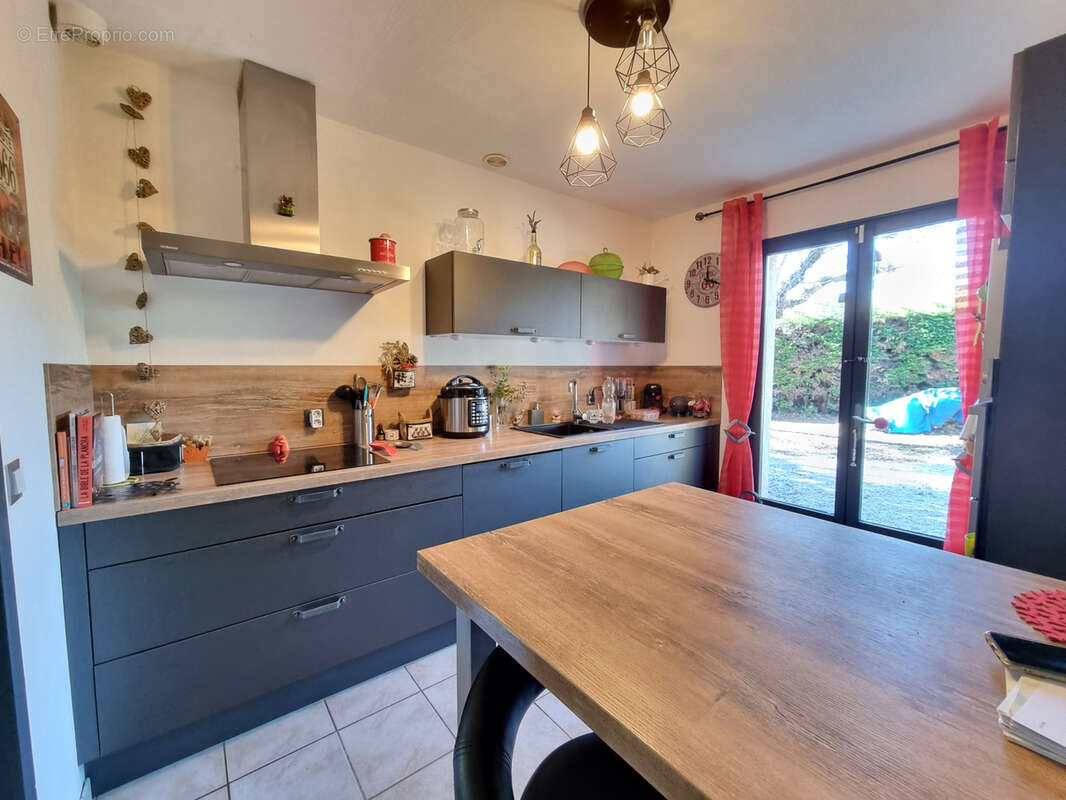 Maison à FOX-AMPHOUX