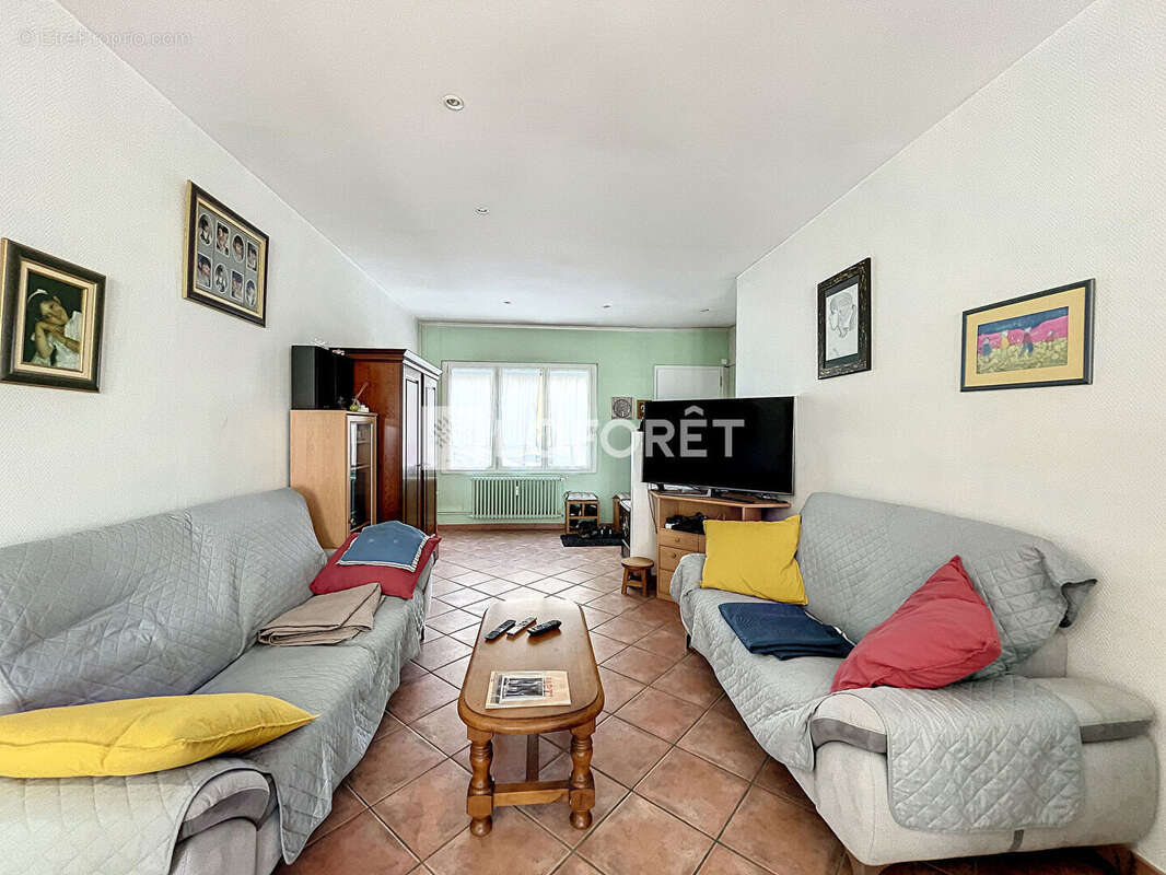 Appartement à NEUVILLE-SUR-SAONE