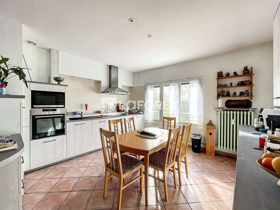 Appartement à NEUVILLE-SUR-SAONE