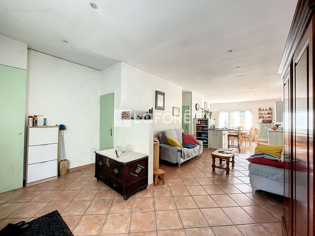 Appartement à NEUVILLE-SUR-SAONE