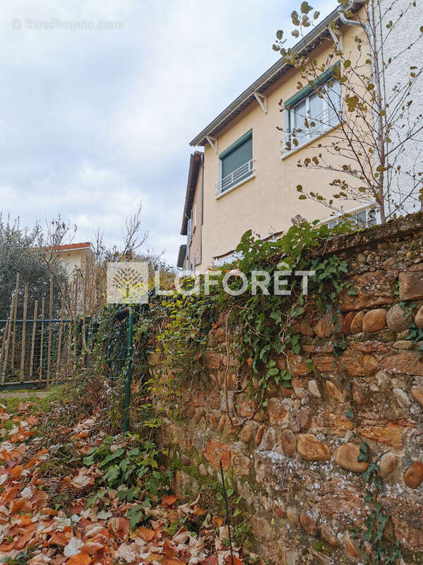 Appartement à NEUVILLE-SUR-SAONE