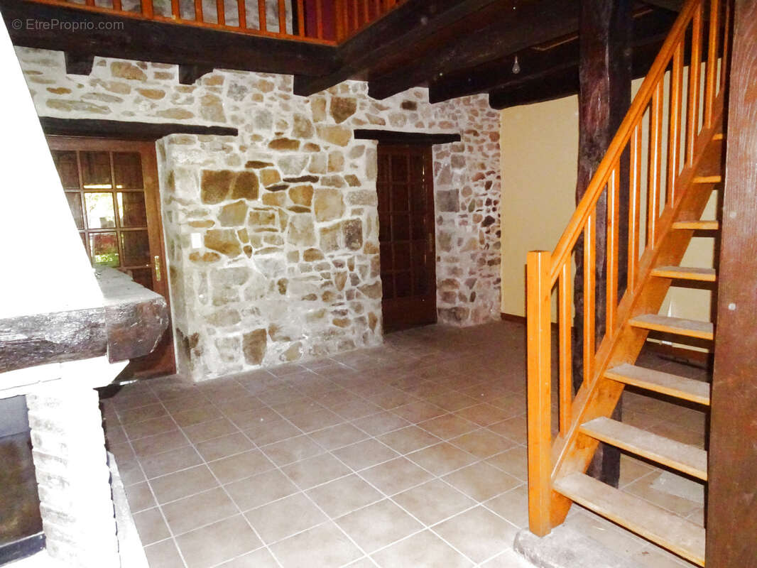 Appartement à BUJALEUF