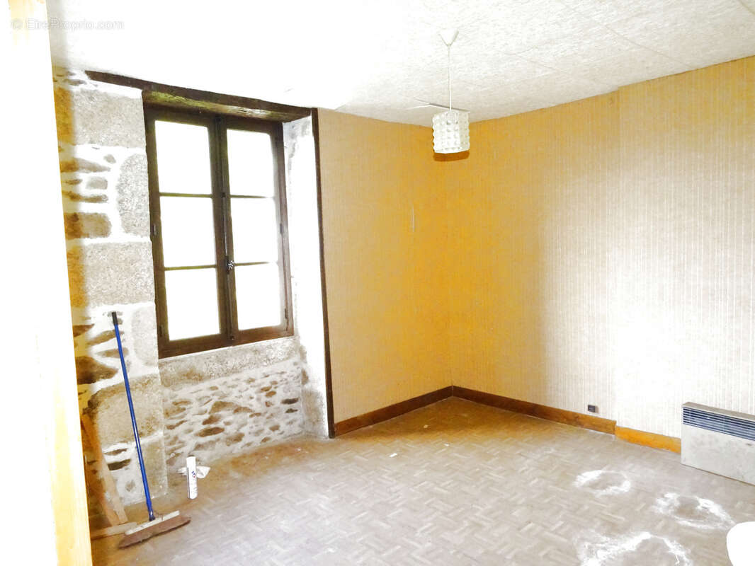 Appartement à BUJALEUF