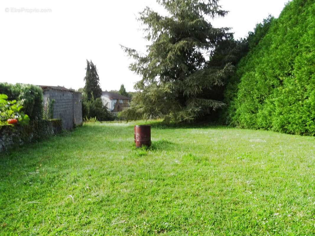 Appartement à BUJALEUF