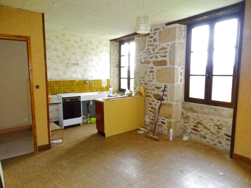 Appartement à BUJALEUF