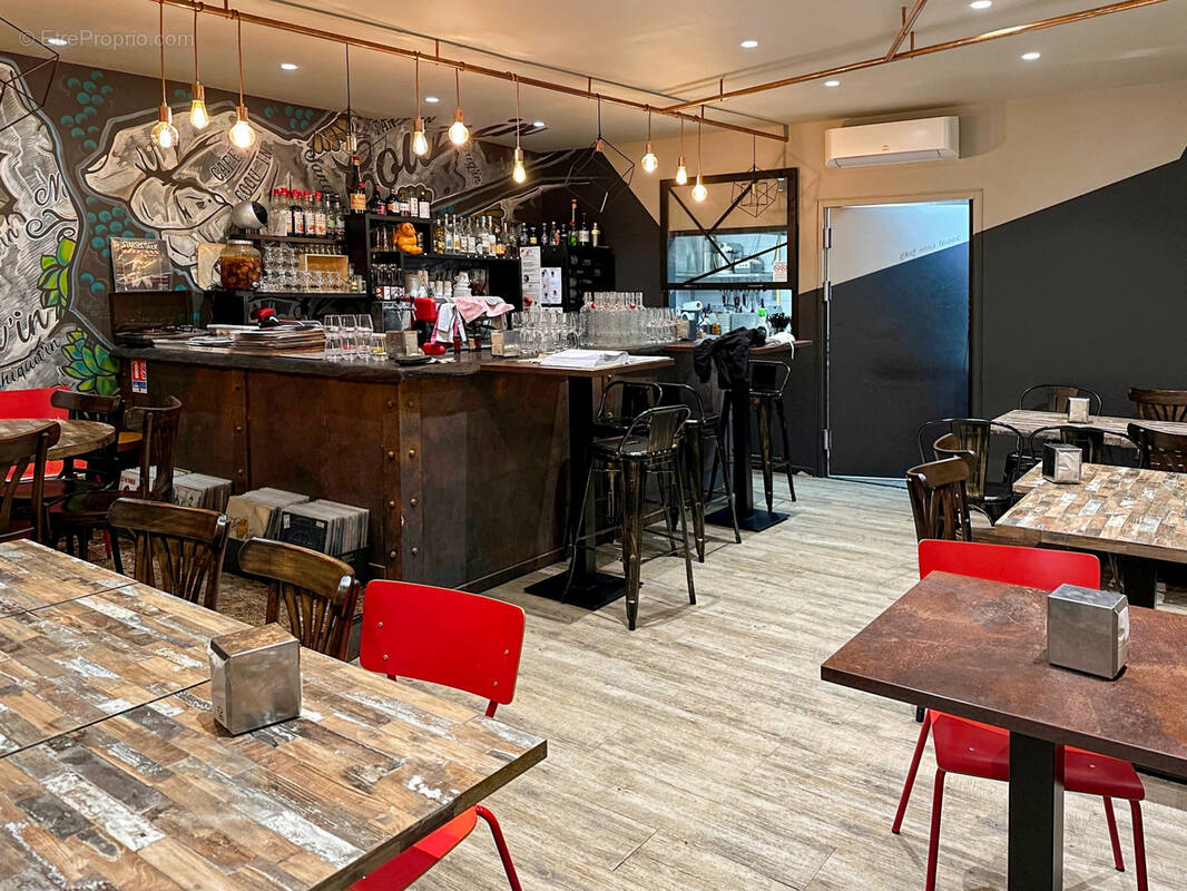 Commerce à GREZIEU-LA-VARENNE