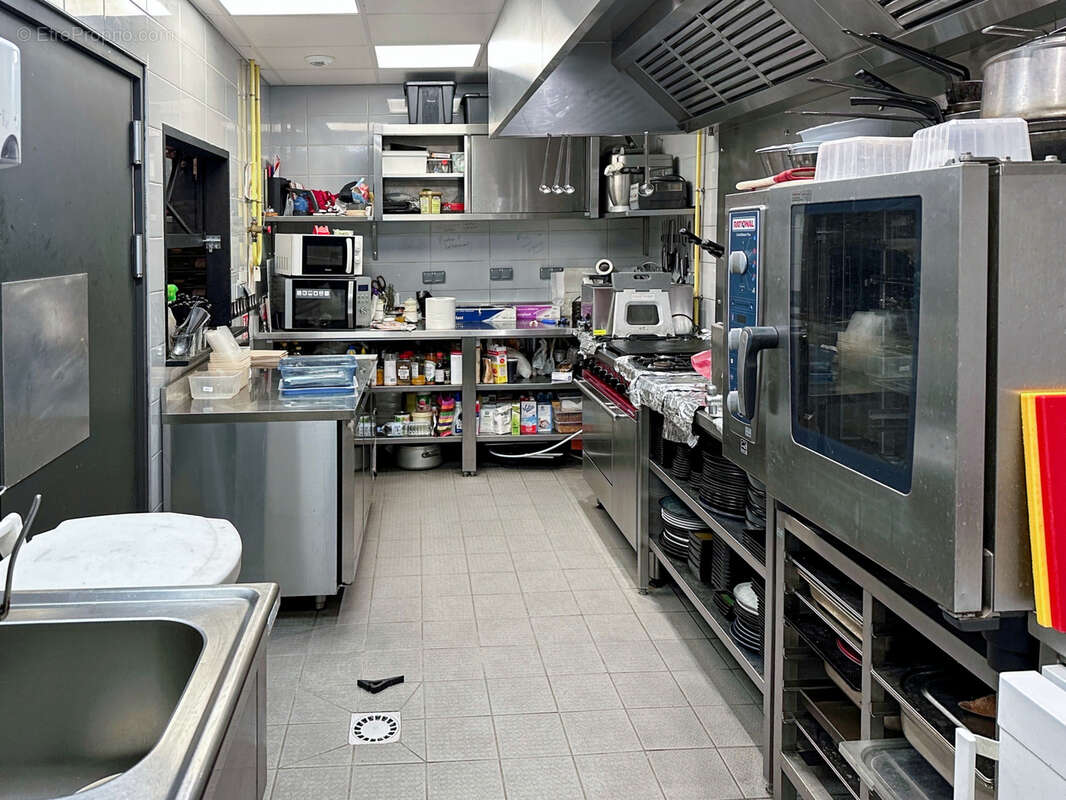 Commerce à GREZIEU-LA-VARENNE