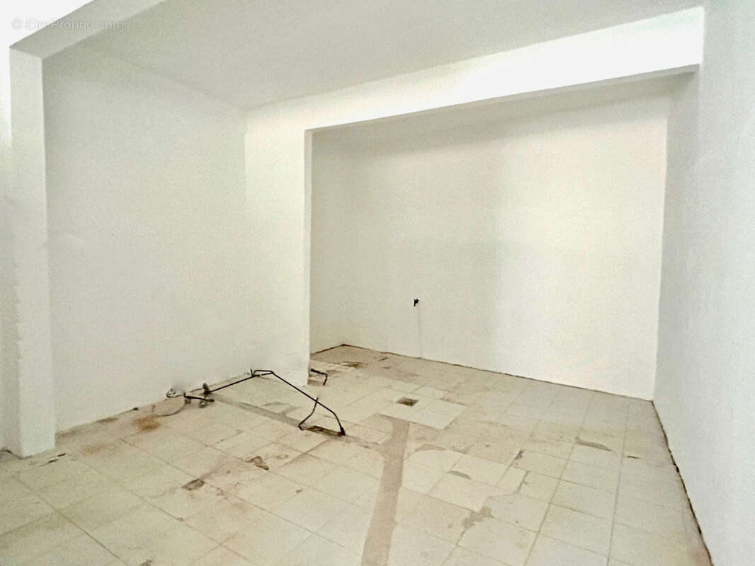 Commerce à POINTE-A-PITRE