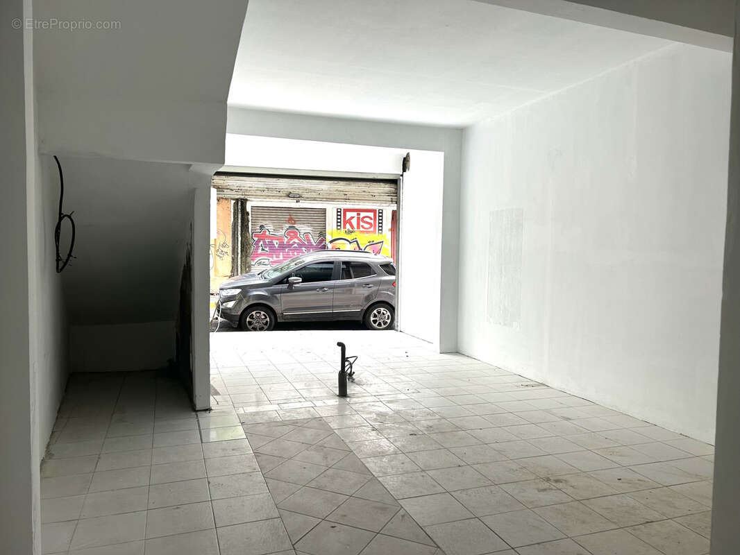 Commerce à POINTE-A-PITRE