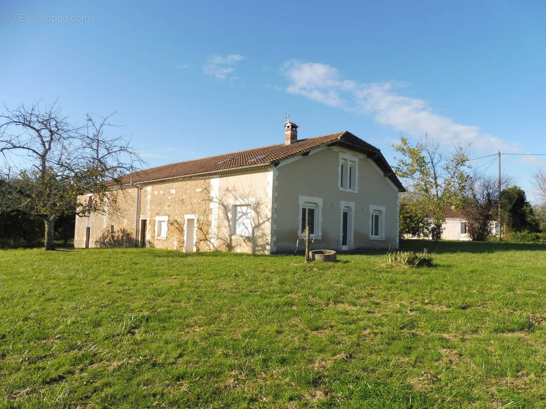 Maison à SIORAC-DE-RIBERAC
