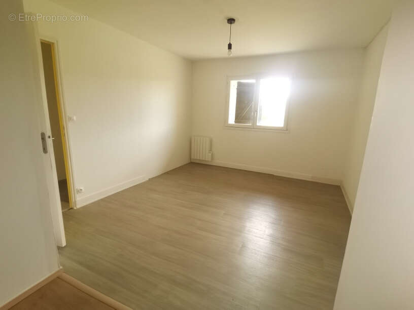 Maison à BEAUMONT-EN-VERON