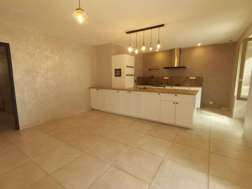 Maison à BEAUMONT-EN-VERON