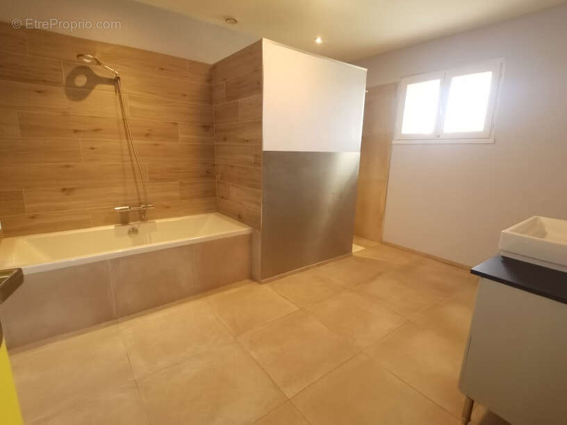 Maison à BEAUMONT-EN-VERON