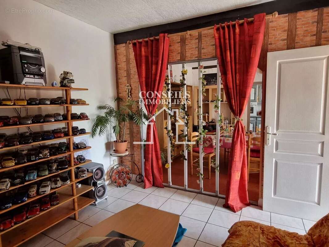 Maison à VILLENEUVE-SUR-YONNE