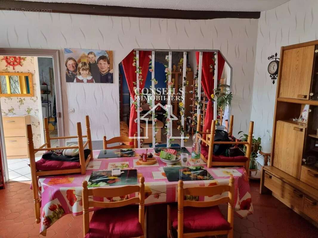 Maison à VILLENEUVE-SUR-YONNE