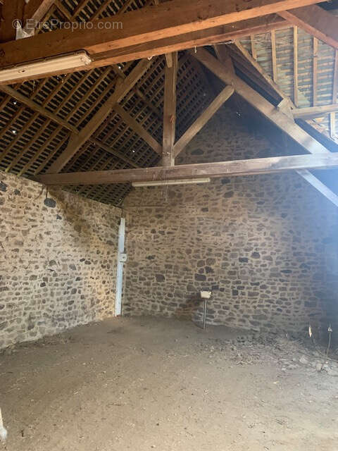 Appartement à AMBRIERES-LES-VALLEES