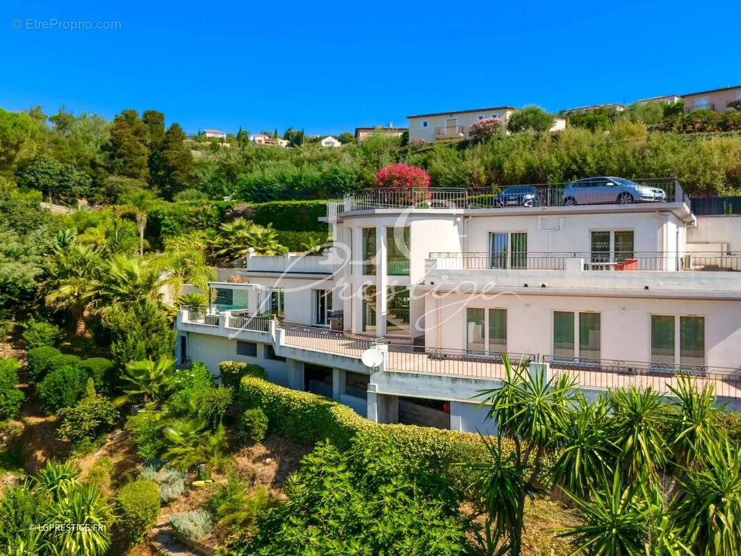 Maison à MANDELIEU-LA-NAPOULE