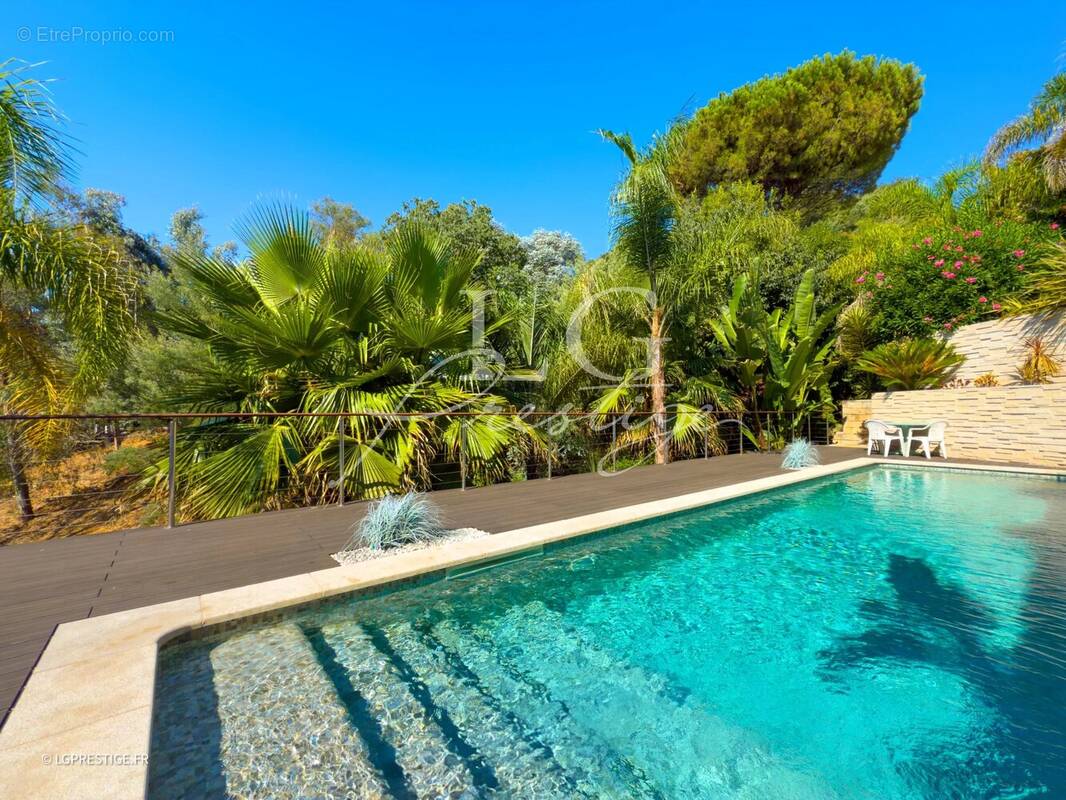 Maison à MANDELIEU-LA-NAPOULE