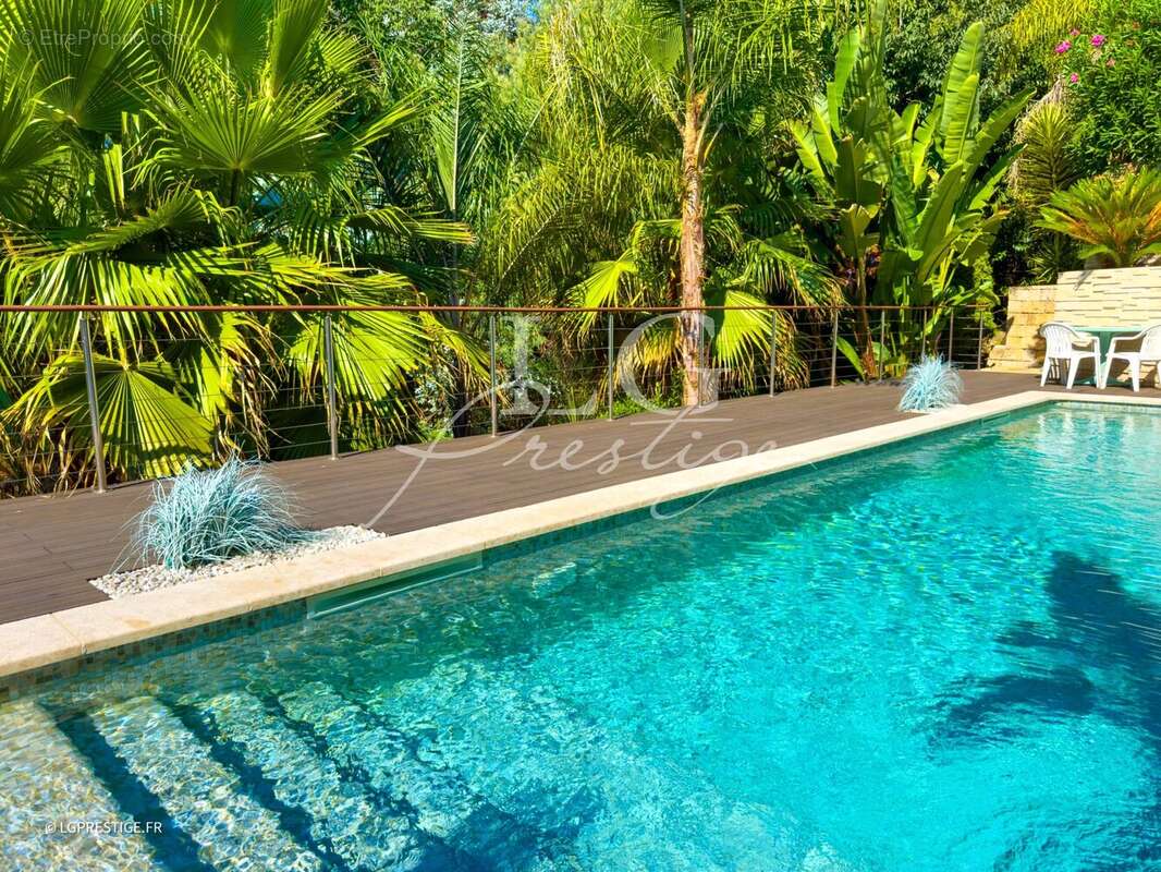 Maison à MANDELIEU-LA-NAPOULE