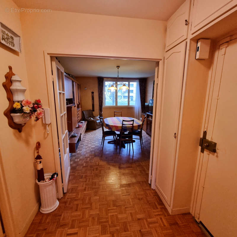 Appartement a louer rueil-malmaison - 5 pièce(s) - 95 m2 - Surfyn