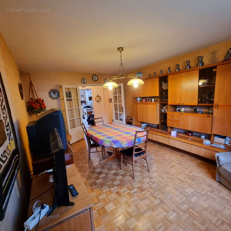 Appartement a louer rueil-malmaison - 5 pièce(s) - 95 m2 - Surfyn