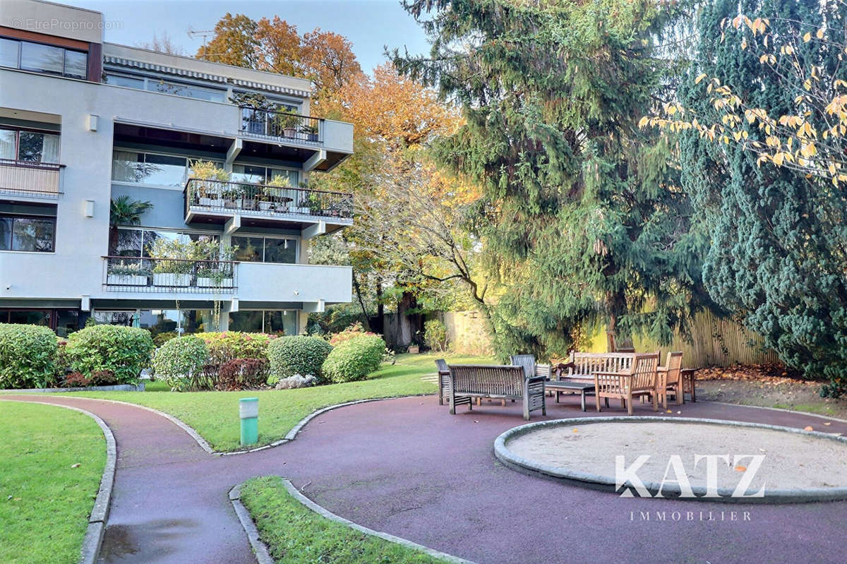 Appartement à LA CELLE-SAINT-CLOUD