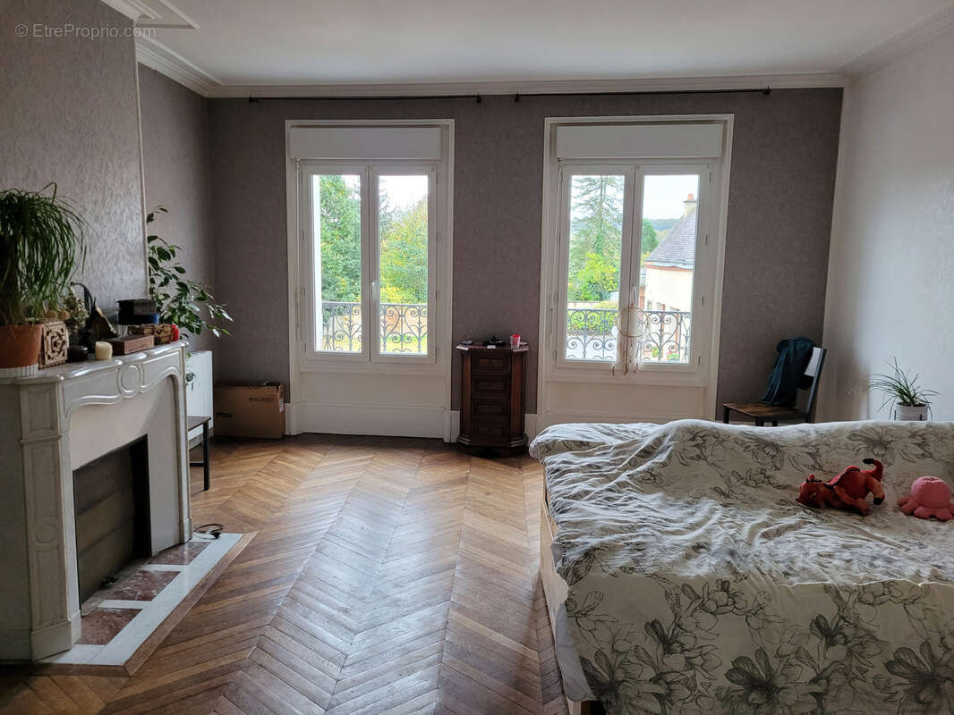 Maison à CONDE-SUR-HUISNE