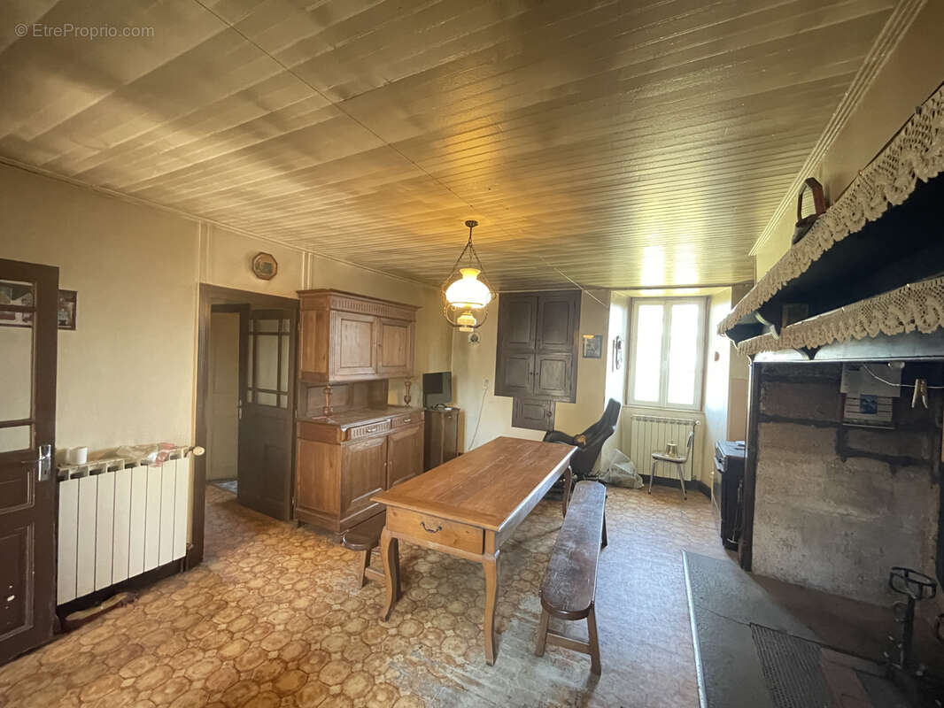 Maison à RILHAC-XAINTRIE