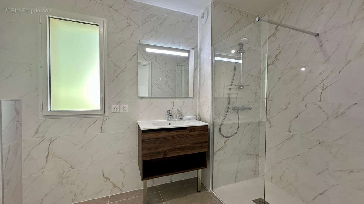 Appartement à LA TURBIE