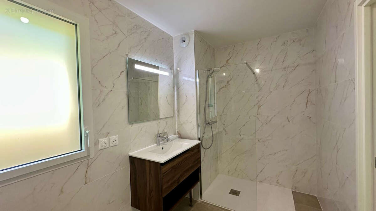 Appartement à LA TURBIE