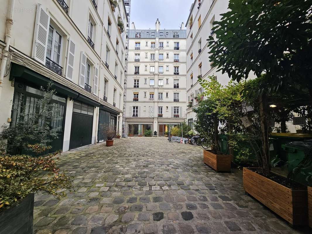Appartement a louer paris-9e-arrondissement - 4 pièce(s) - 80 m2 - Surfyn