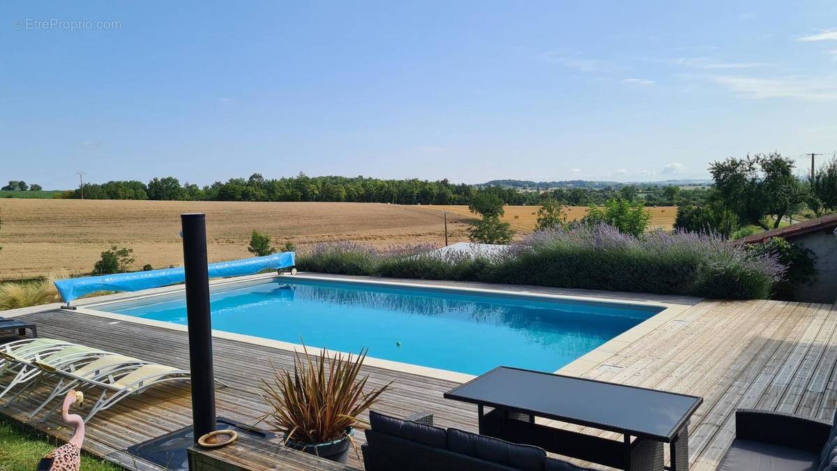 Charente country house with pool for sale . maison - Maison à BONNES