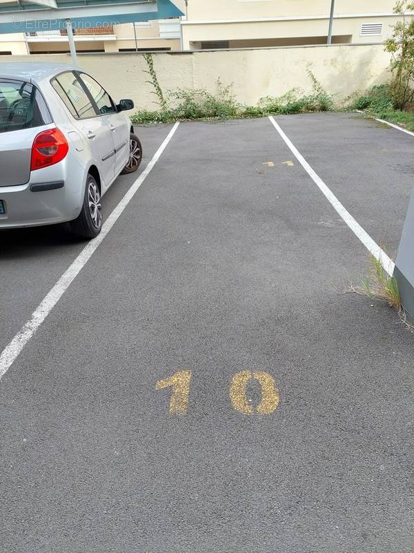 Parking à LA TESTE-DE-BUCH