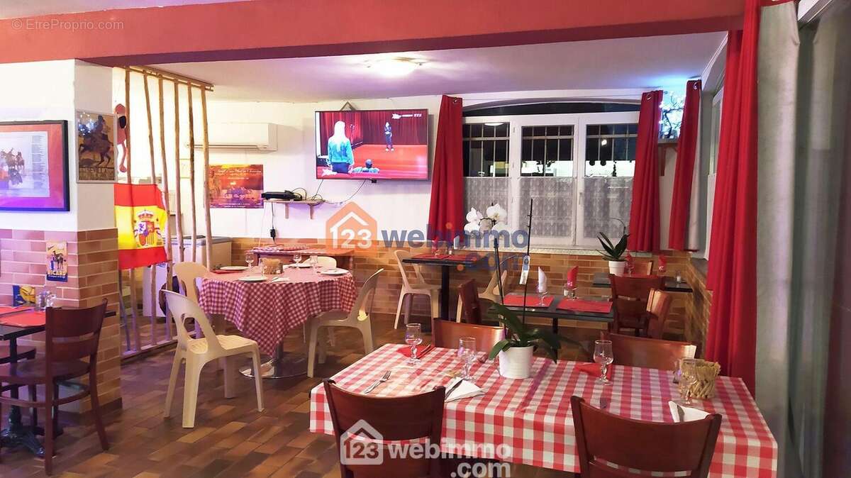 Commerce à SAINTES-MARIES-DE-LA-MER