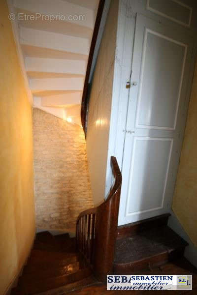Montée d&#039;escalier - Maison à VENDEUVRE-SUR-BARSE