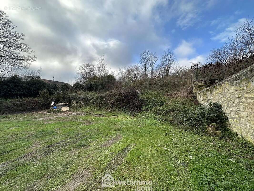 Vous disposez d'une façade de 19 mètres - Terrain à CHEVREGNY