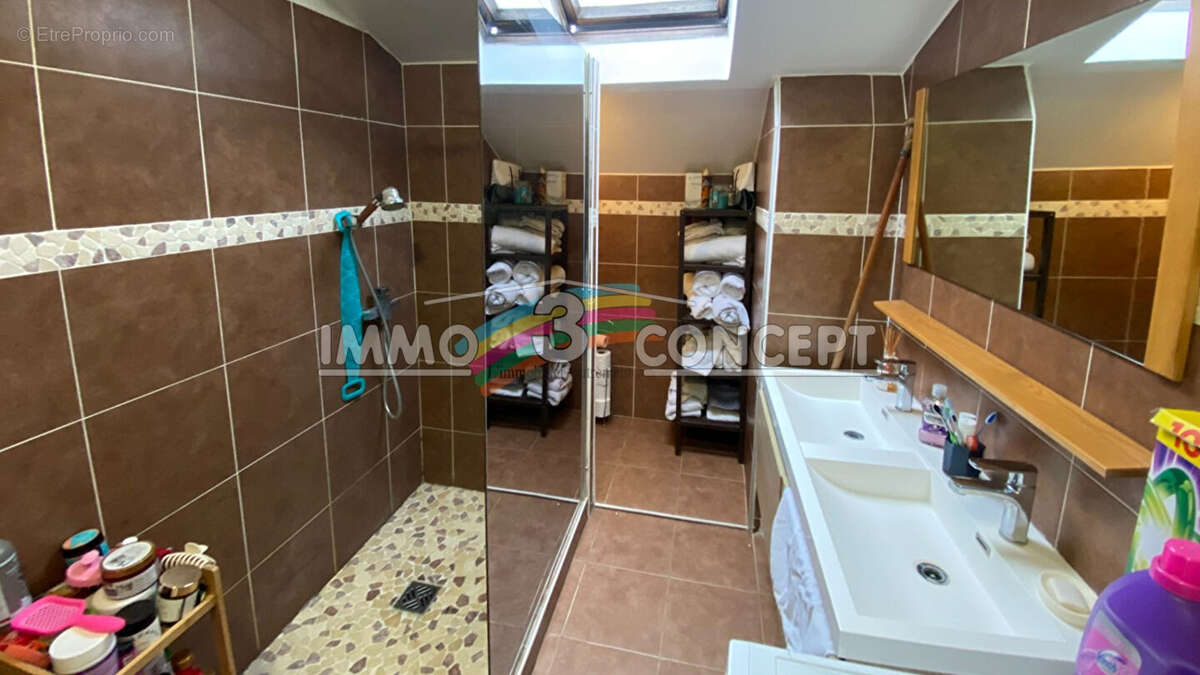 Appartement à VILLE-LA-GRAND