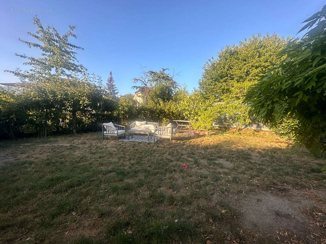 Appartement à VILLE-LA-GRAND