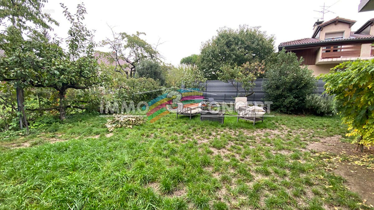 Appartement à VILLE-LA-GRAND