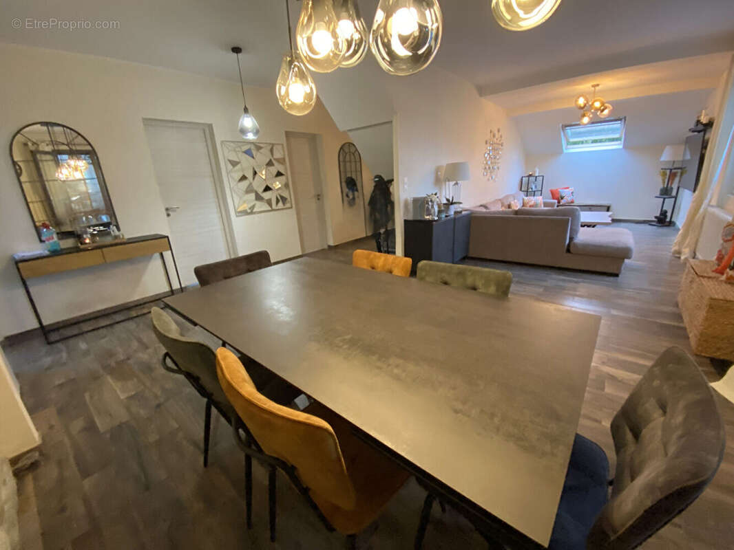 Appartement à VILLE-LA-GRAND