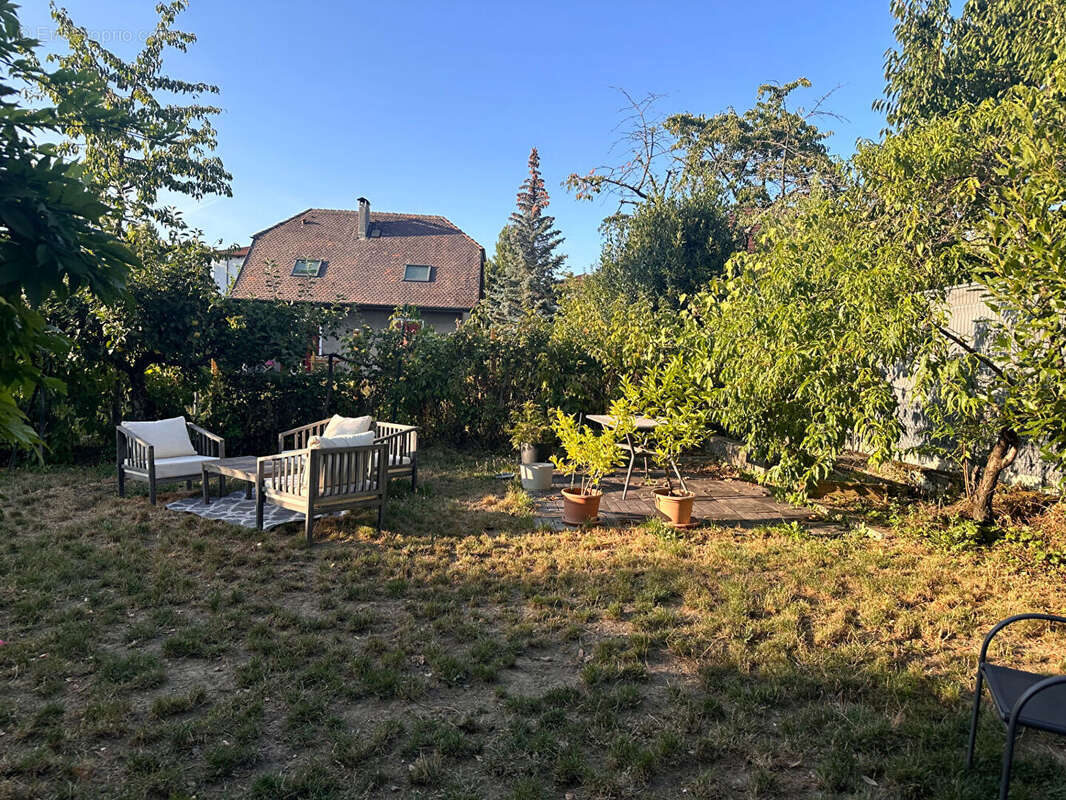 Appartement à VILLE-LA-GRAND